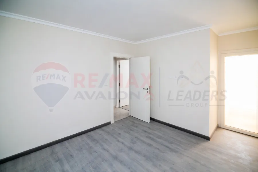 شقه للبيع 139 م سموحه (جراند فيو)