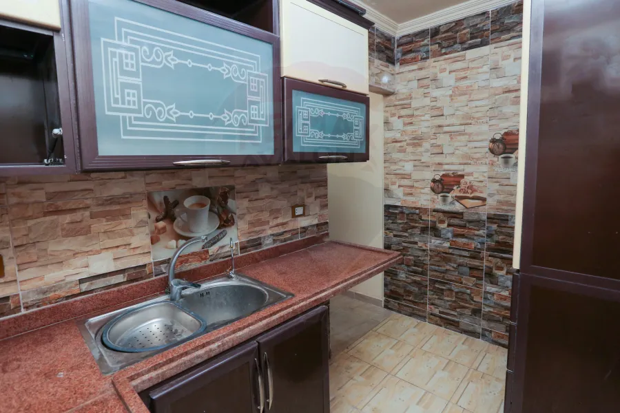 شقة للبيع 116 م سموحة (ش النقيب شريف رمزي)