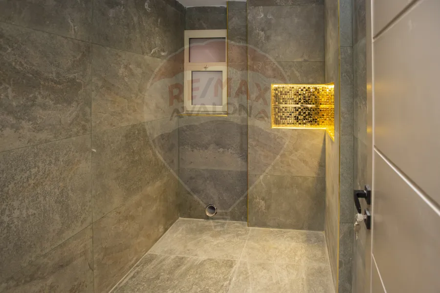 Apartment for sale 215 m Louran (third number from the sea)