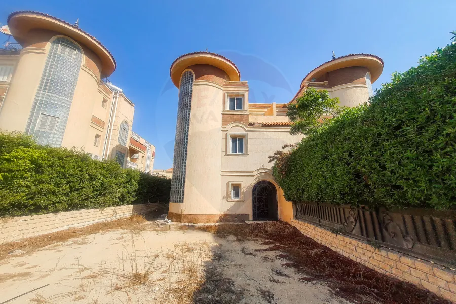 فيلا توين هاوس للبيع 296 م كينج مريوط  كومباوند رويال العروبة