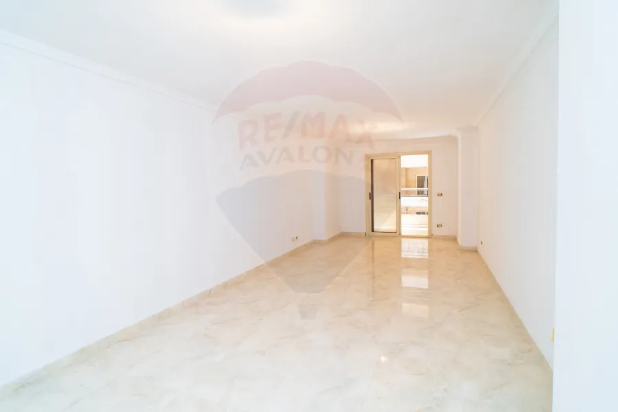 Apartment For Sale 170 m Elmontazah (Al Malik St.- Royal Plaza Compound)