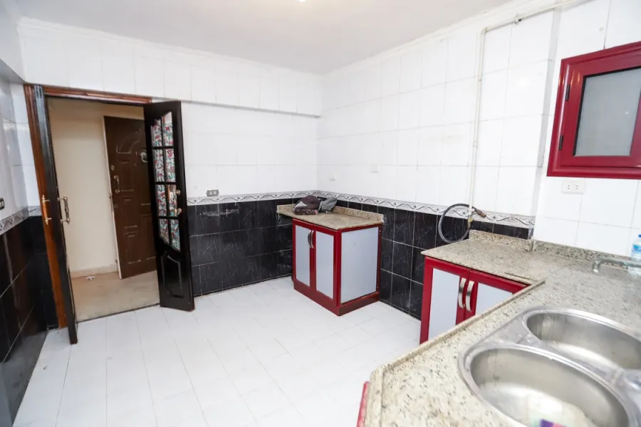 شقة للبيع 207 م سموحة (بجوار مركز الاسكندرية للعيون)