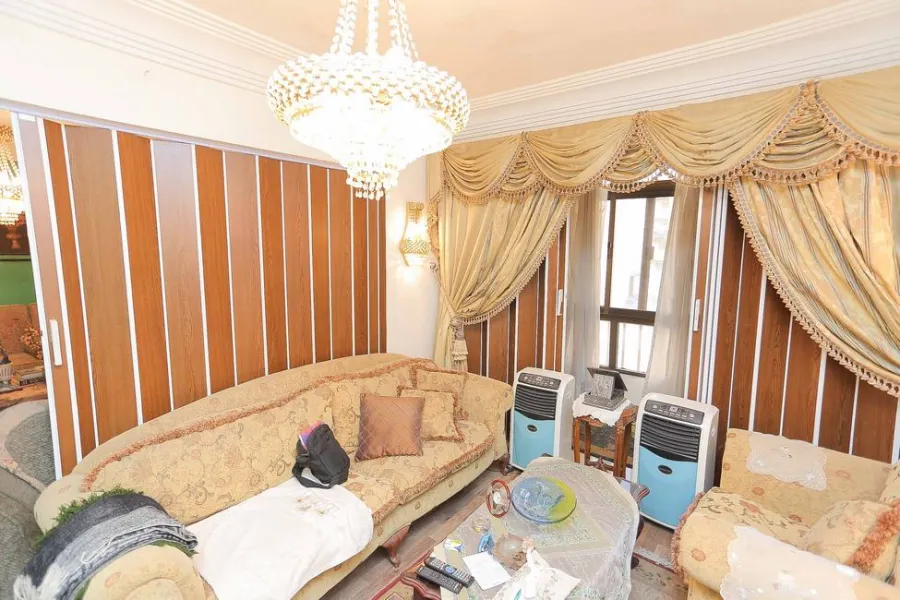 شقة للبيع 170م ميامي (ش جمال عبد الناصر الرئيسي - بالقرب من الاكايميه العربيه)