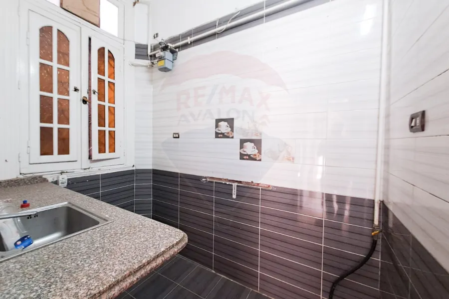 Apartment For Sale 100 m Bahary (Steps From The Sea)