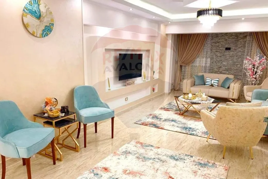 شقة للبيع 160 م وابور المياه (ش فيلا المخابرات)