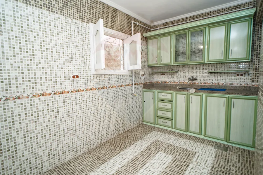 شقة للبيع 145 م سيدي جابر (على الترام)