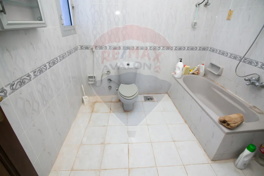 Stand alone villa for sale 1,050 m King Mariout (Elmosher st.)