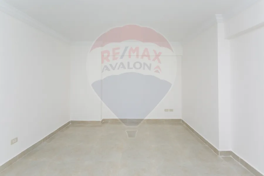 شقة مرخصة إداري للإيجار 86 م الأزاريطة (ش شامبليون - عمارة براند)