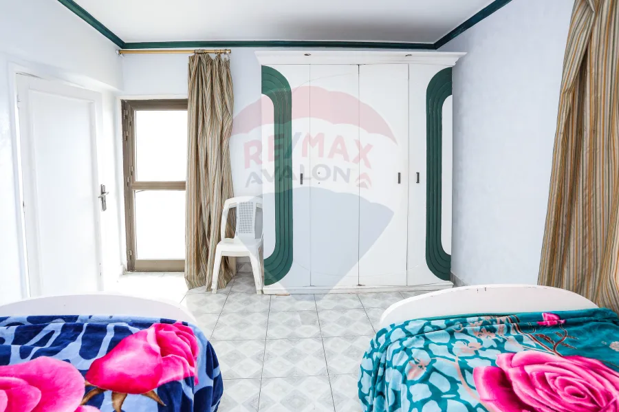 Registered Apartment For Sale 105 m Gleem (Directly On The Sea)