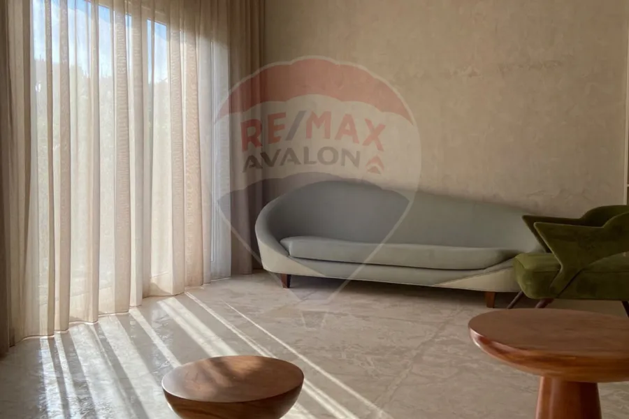 فيلا مستقلة للبيع 405 م سموحة الجديدة (كومباوند مروج - الفرات)