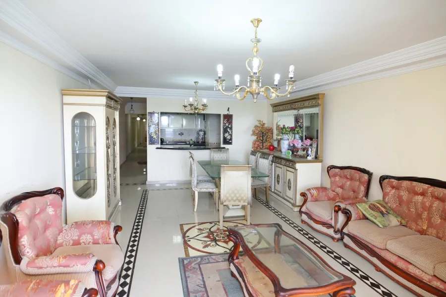 شقة للبيع 165م العصافرة (على البحر مباشرة)