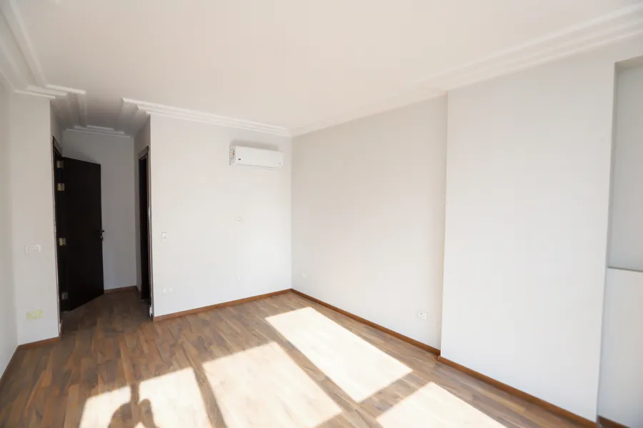 شقة للايجار 192م رشدي (ش ابو قير)