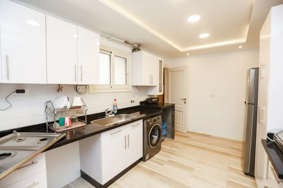 شقة للإيجار265م سموحة (ش بهاء الدين الغتوري)