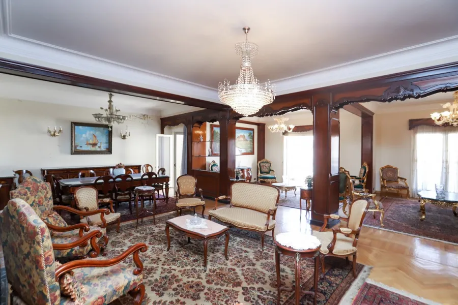 شقة مرخصة ومسجلة شهر عقاري للبيع 254م لوران