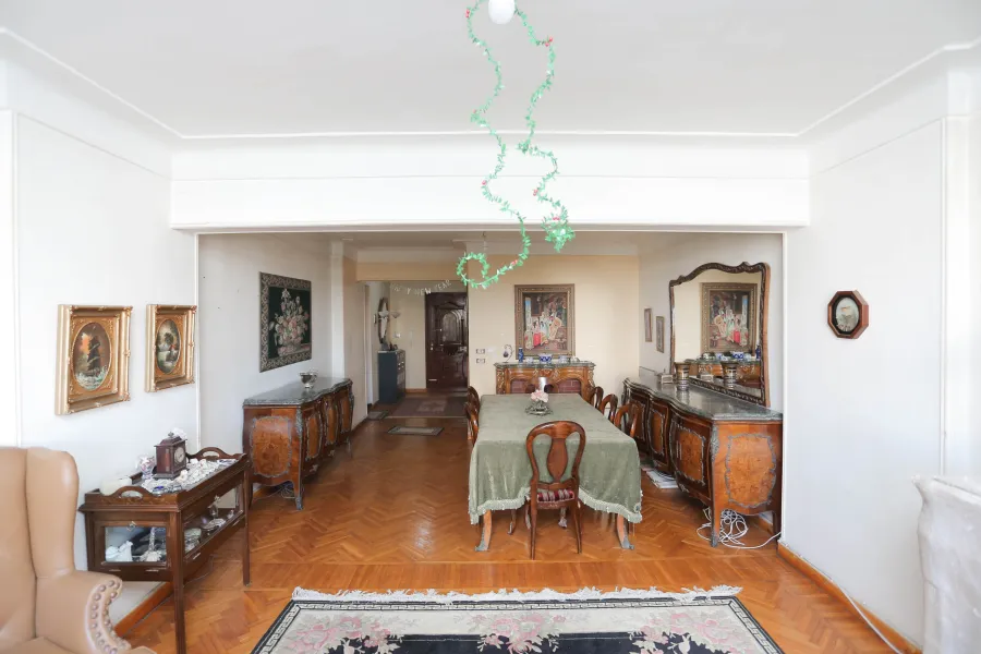 شقة للبيع 160م صافى رشدي ( ش رشدى باشا ) 