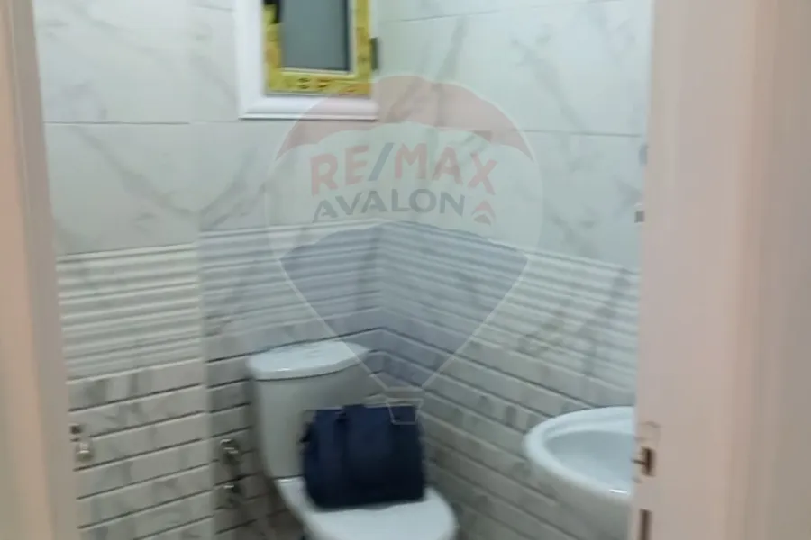 شقة للبيع 165 م ميامي (ش جمال عبد الناصر)