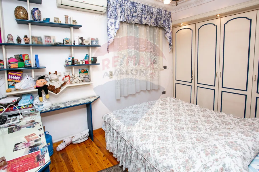 شقة للبيع 330 م جليم (تري البحر مباشرة)