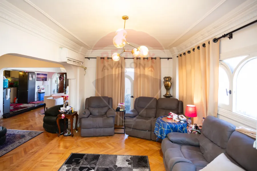 شقة للبيع 235 م رشدي (ش ابو قير)