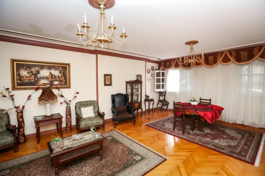 Apartment for sale 210m Laurent- Tram St