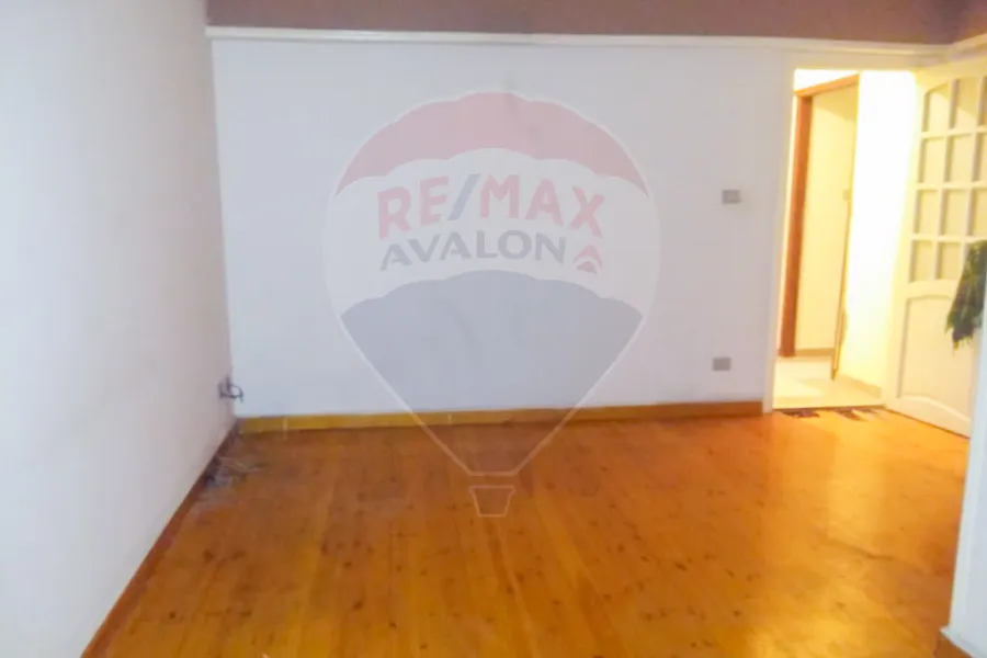 شقة للبيع 186 م سيدي بشر (ش العيسوي )