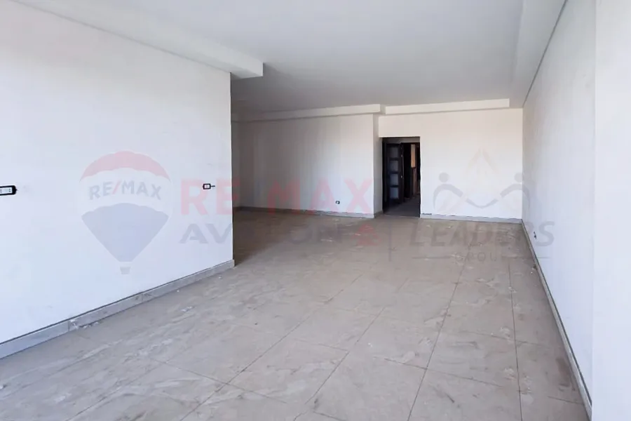 شقة للبيع (مزارين - العلمين الجديدة) 241 م