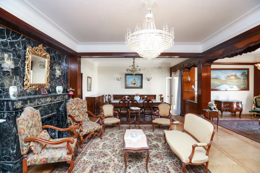 شقة مرخصة ومسجلة شهر عقاري للبيع 254م لوران