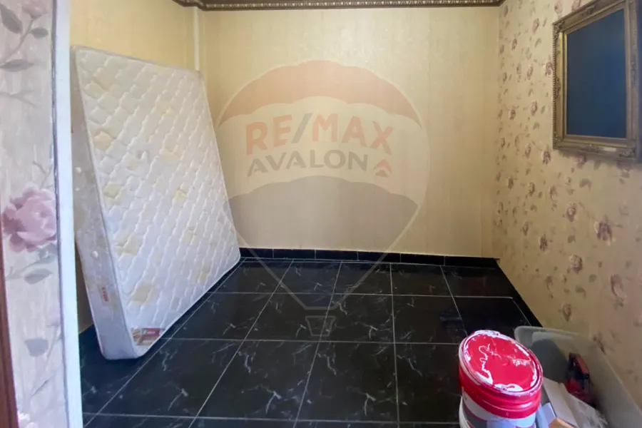 شقة دوبلكس للبيع 250 م جناكليس (علي الترام مباشرة)