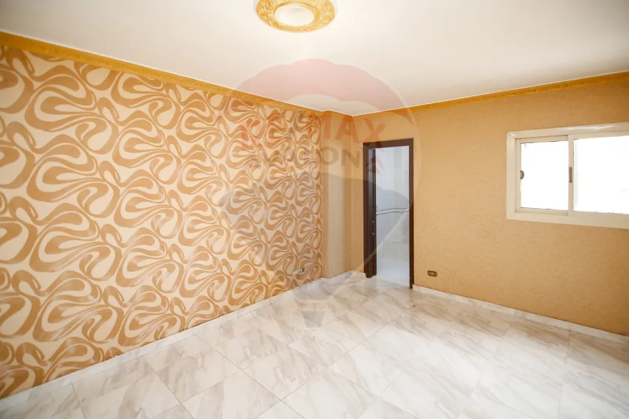 Apartment for rent 200 m Louran (Sarhank St.)