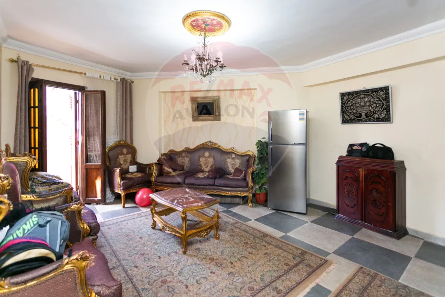 شقة للبيع 100 كليوباترا (خطوات من الترام