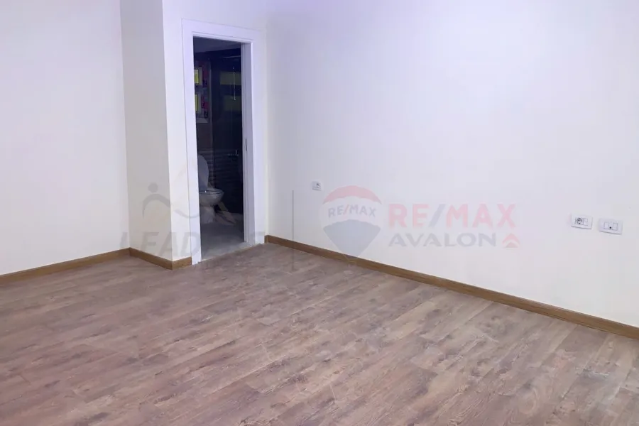 شقة للايجار 180 م سموحة (جراند فيو)