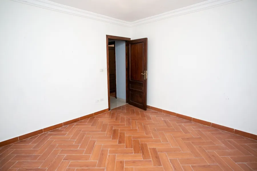 شقة للإيجار200م سبورتنج ( ش أحمد علام )