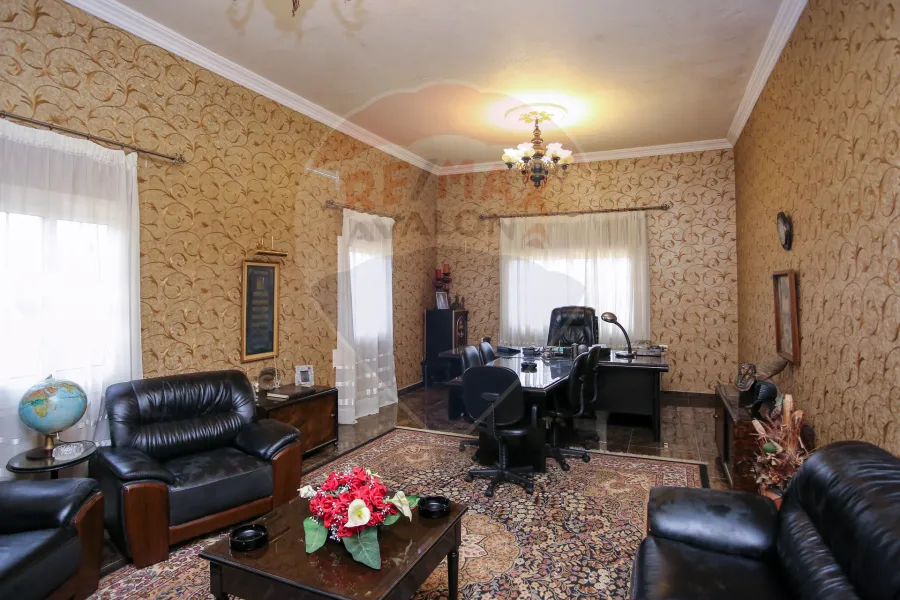 فيلا للبيع 4,000 م كينج مريوط (أمام كومباوند كينج هايتس)