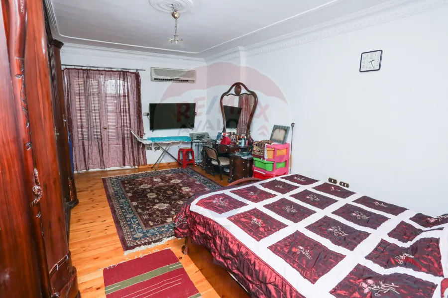 شقة للبيع 208 م لوران (احمد باشا ذو الفقار - خطوات من البحر)