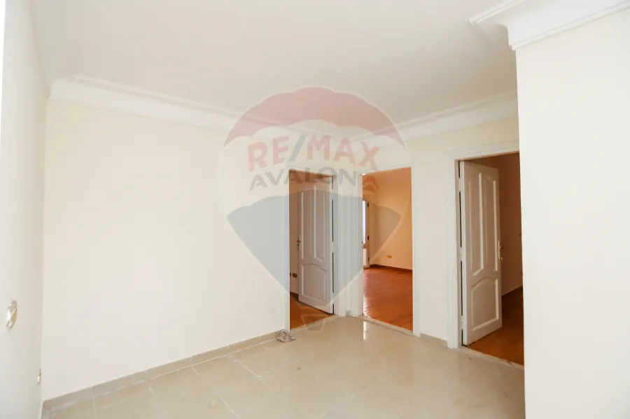 Apartment for rent 193 m Stanly (2 Num Branched from the sea ) -