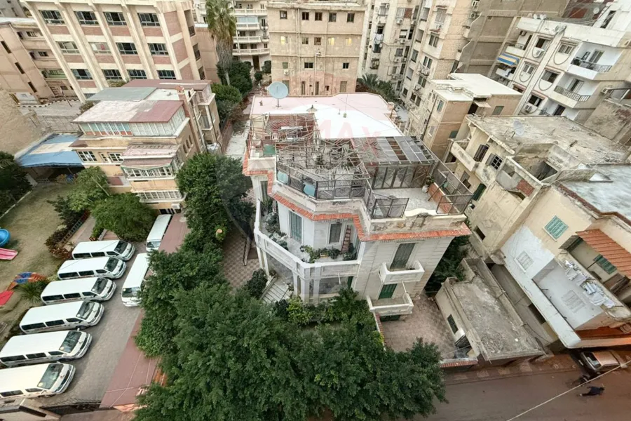 شقة للبيع 160 م لوران (ش عبد المنعم الدليل)