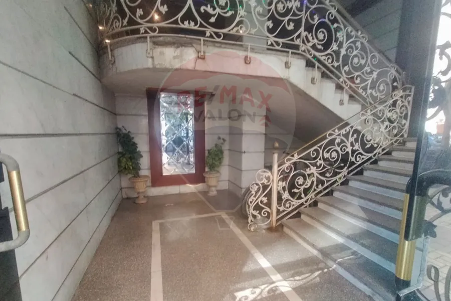 مقر إداري للبيع 500 م جليم (ش ابو قير)