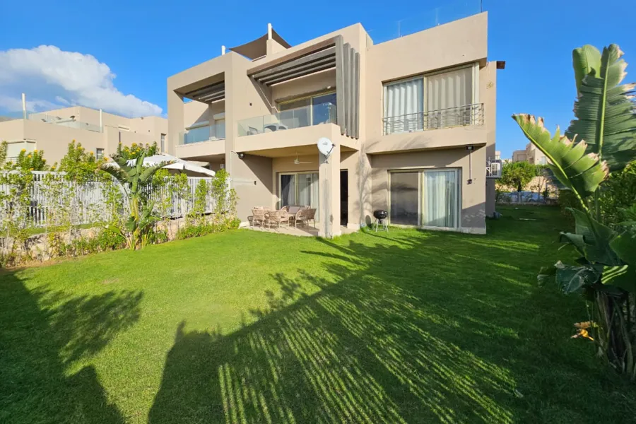 شاليه ارضي بجاردن للبيع (هاسيندا باي) 153 م