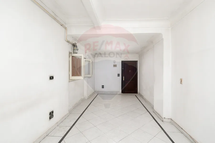 Complete property for sale 300 m Miami (Baron Cafe St. - steps from El Guish Road)