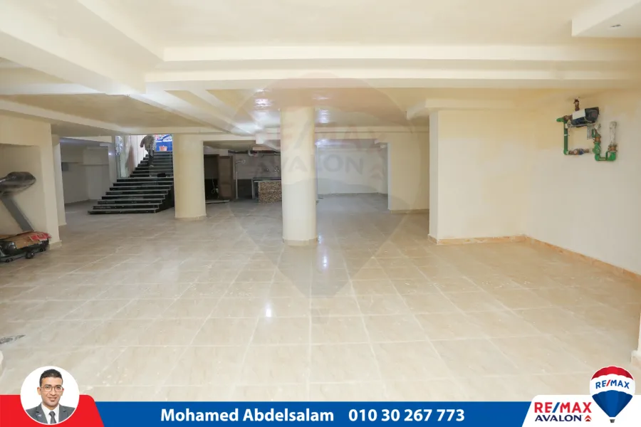 بدروم تجاري للبيع 300 م سيدي بشر (ش جمال عبد الناصر) -