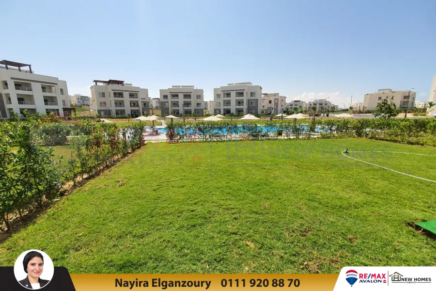 شاليه بحديقة للبيع 144 م الساحل الشمالي ( قرية امواج)