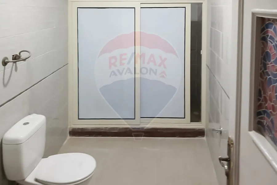 Administrative unit For Rent 200 m Glim (Abu Qir St.)