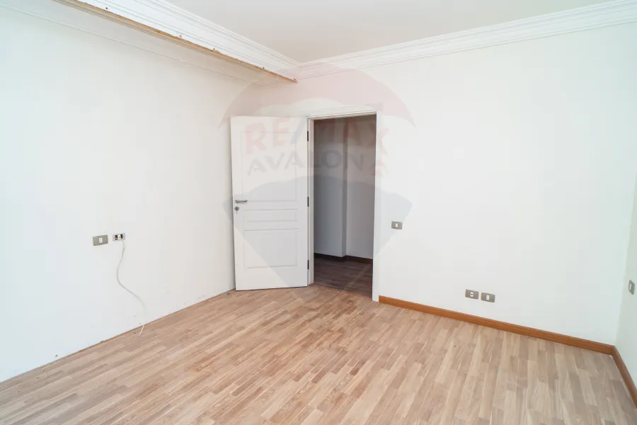 شقة للبيع 270 م كفر عبده (عمارة براند)