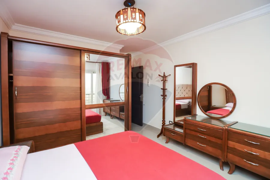 شقة مفروش للإيجار 160 م لوران (ش شعراوي - خطوات من البحر)