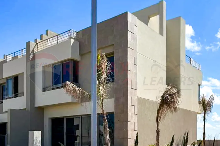 فيلا كورنر للبيع 294 م بالم هيلز اسكندرية