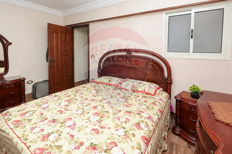 Apartment for sale 180 m Janaklis (steps from the tram - near Fathallah)