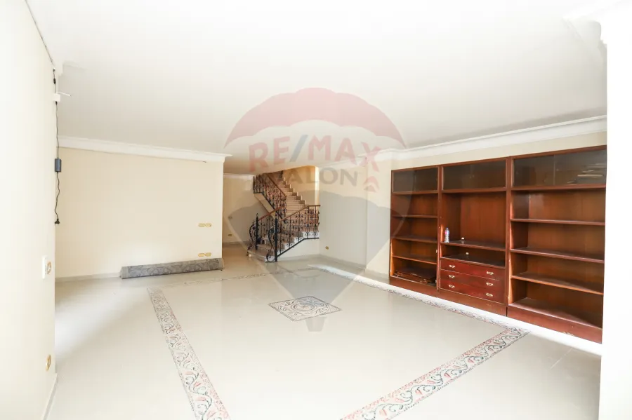 Duplex for rent 215 m Stanly ( Sec Num Branched from the sea )