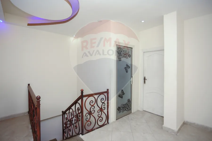 Duplex for sale 200 m Miami (Khaled Ibn El-Walid main st)