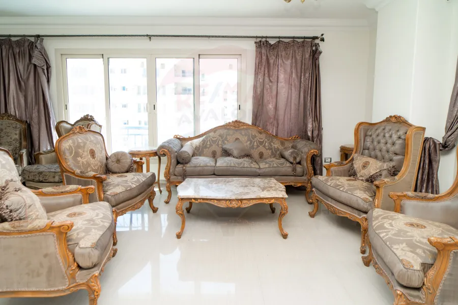 شقة للبيع 263 م سموحة (كومباوند انطونيادس)