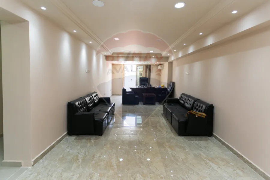 مقر إداري للبيع 170 م سموحة ( ش فوزي معاذ)