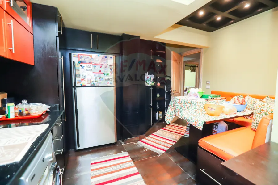 شقة للبيع 370 م كفر عبده (ش سكينة بنت الحسين)